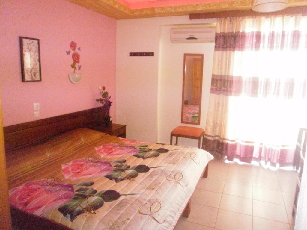 Tassos Apartments room 2