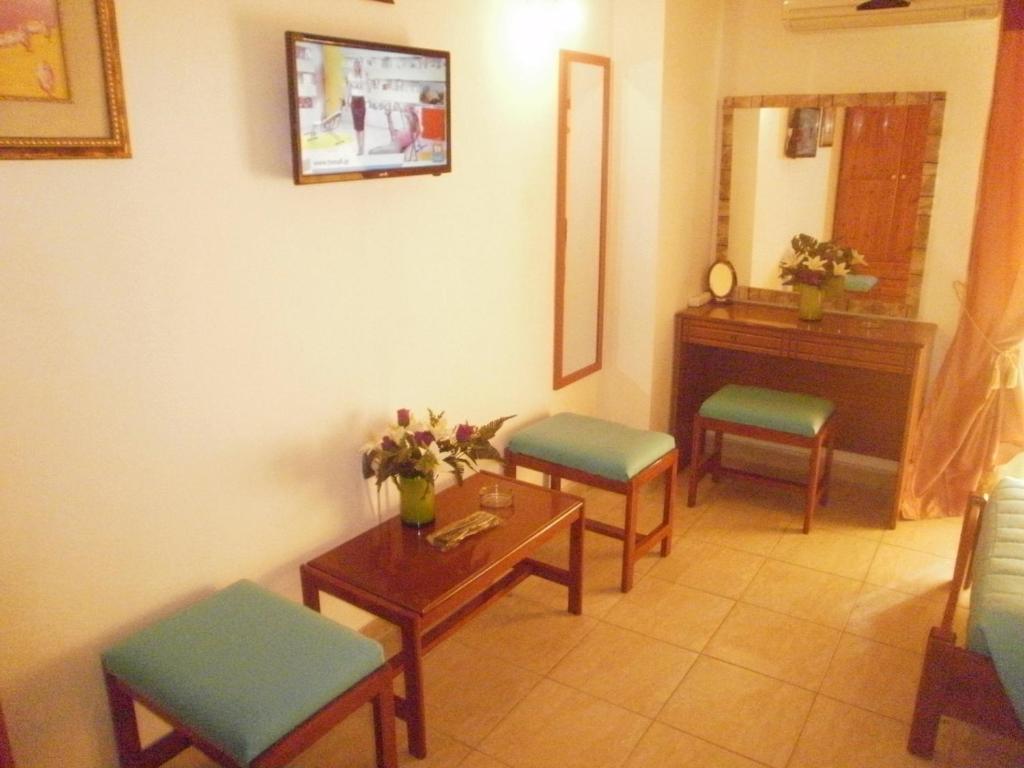 Tassos Apartments room 4